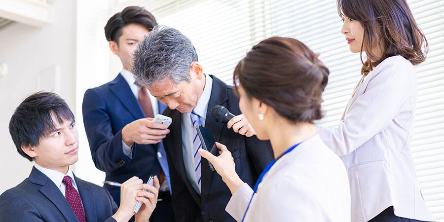 浮気の謝罪会見