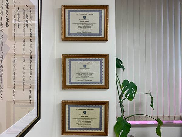 社訓の掲示と会員証